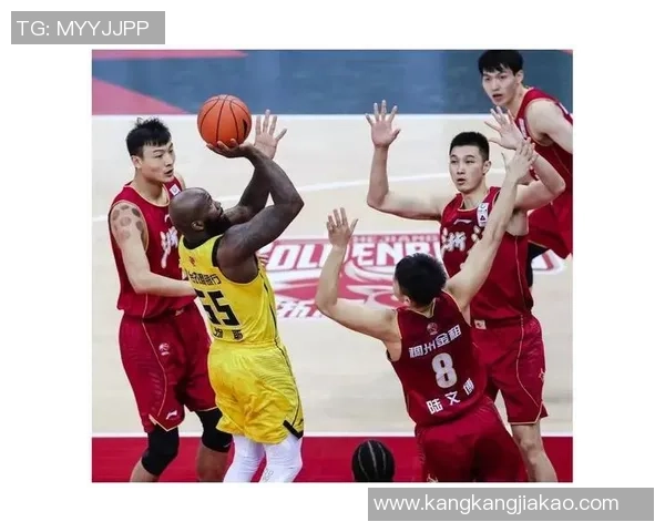 武汉足球队强势领跑杯赛积分榜81分优势显著